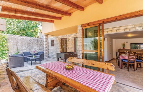 Pavicini House | Amazing home in Pavicini with WiFi