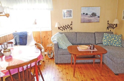 Skummesloevsstrand House | Amazing home in Skottorp with WiFi