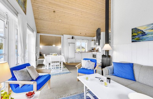 Skaven Strand House | Amazing home in Tarm with kitchen