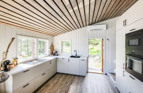 Kvam House | Amazing home in Tørvikbygd with WiFi