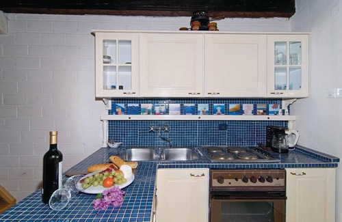 Tucepi House | Amazing home in Tucepi with jacuzzi