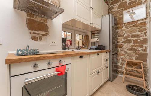 Kraj House | Amazing Home In Ugrinic