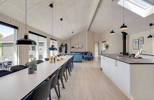 Bøtø By House | Amazing home in Væggerløse with sauna
