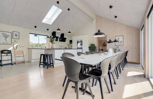 Bøtø By House | Amazing home in Væggerløse with sauna