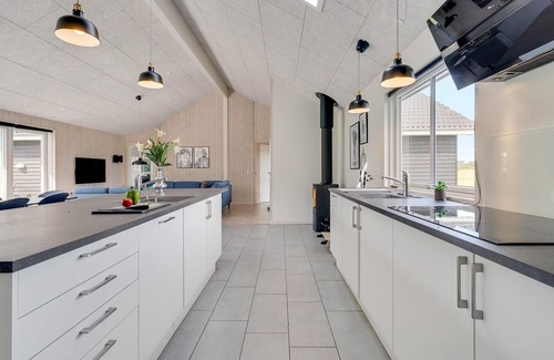 Bøtø By House | Amazing home in Væggerløse with sauna