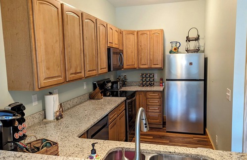 Mill Spring Apartment | Amazing Lake Adger Getaway, Fall Color, Kayaking, Pumpkin Patches, Zip Lining.