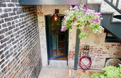 Stanton Park Apartment | Amazing Location - Close to Union Station