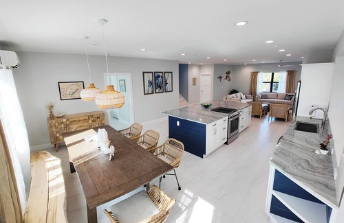 Indian Rocks Beach House | Amazing Oceanview Beach Mansion Private Warm Pool Sunset Rooftop, Trail to Beach