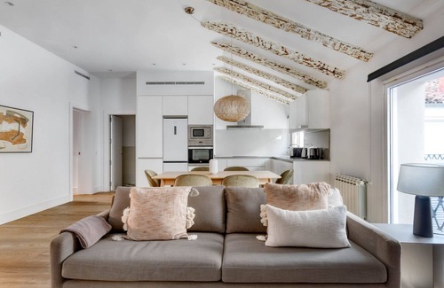 Recoletos Apartment | Amazing Salamanca 3BR Penthouse, by Blueground