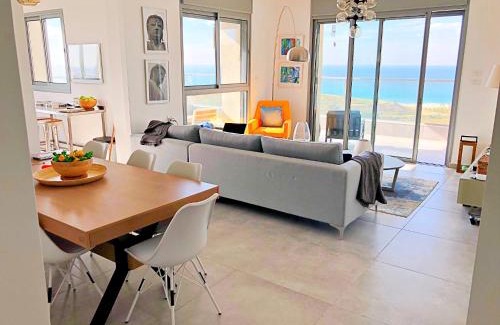 Bat Yam Apartment | Amazing sea View, steps to beach, near Tel-aviv