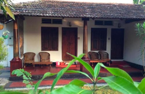 Kuzhuppilly House | Ambadi's villa -Lake view resort