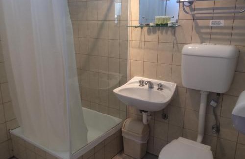 Alfredton Hotel | Ambassador Motor Inn