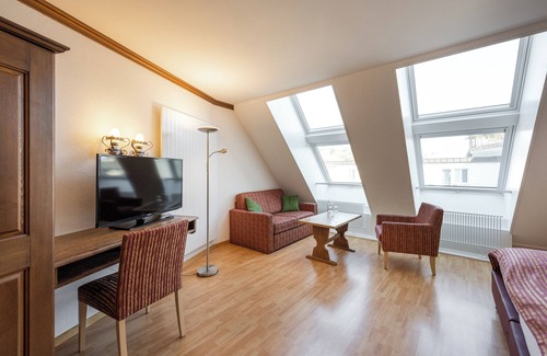 Lucerne Hotel | Ambassador Self Check-in Hotel