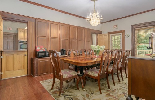 Newaygo Apartment | Ambassador Suite at Newaygo Bed & Breakfast