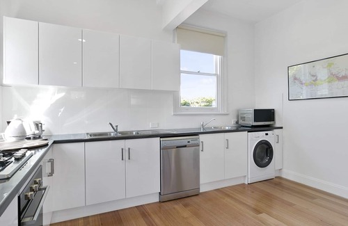 Hobart Central Business District House | Amberley - circa 1880's luxurynIdeal larger groups 5 b’rooms sleeps 9