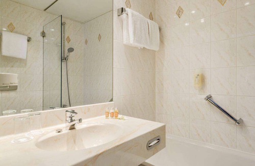 Dresden Hotel | Amedia Dresden Elbpromenade, Trademark Collection by Wyndham