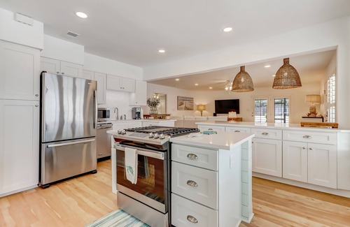 Ocean Cay House | "Amelia On My Mind"nBeach house with backyard and screened porch - sleeps 8