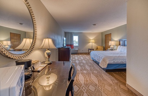 Dundee Hotel | American Inn and Suites Dundee