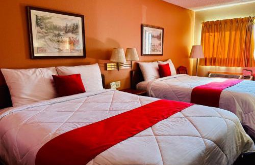 Ozark Hotel | American Inn Ozark