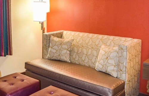 West Memphis Hotel | American Inn & Suites West Memphis I-40/I-55