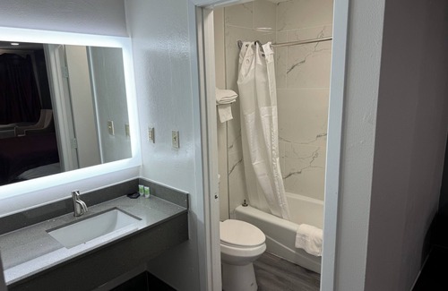 Sealy Hotel | American Inn