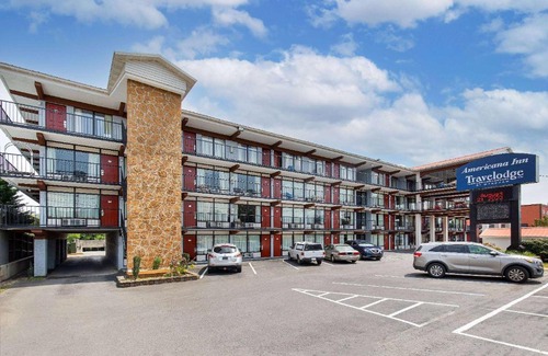 Pigeon Forge Hotel | Americana Inn a Travelodge by Wyndham