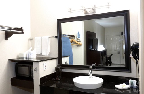 Monroe Hotel | Americas Best Value Inn Monroe