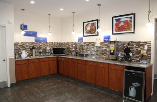Monroe Hotel | Americas Best Value Inn Monroe