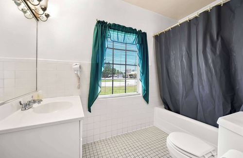 Clewiston Hotel | Americas Best Value Inn Historic Clewiston Inn