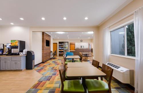 Minot Hotel | AmericInn by Wyndham Minot