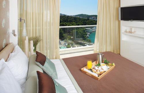 Hvar Hotel | Amfora Hvar Grand Beach Resort