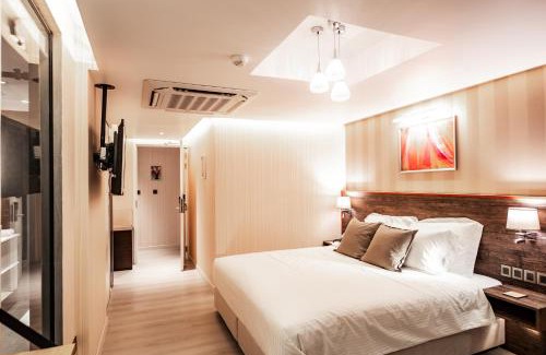Male House | Amina Residency