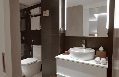 Male House | Amina Residency