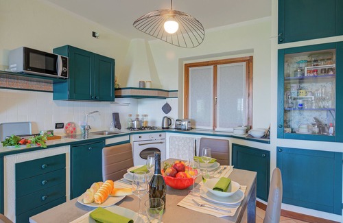 Villanuova sul Clisi Apartment | AmiroVista-Garden, Lake view, shared pool, Villanuova sul Clisi, Italy