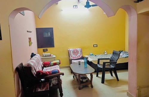 Varanasi Apartment | Amma Ka Gharn