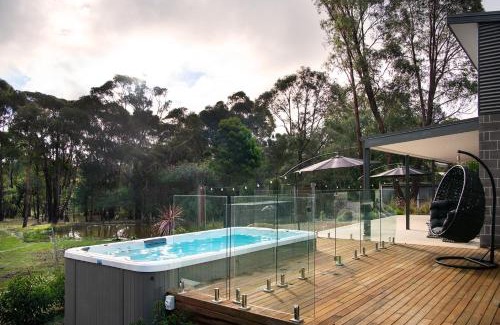 Hepburn House | Amore