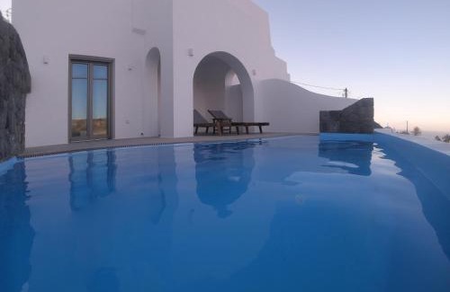 Vothon Apartment | Amphitrite Suites Santorini