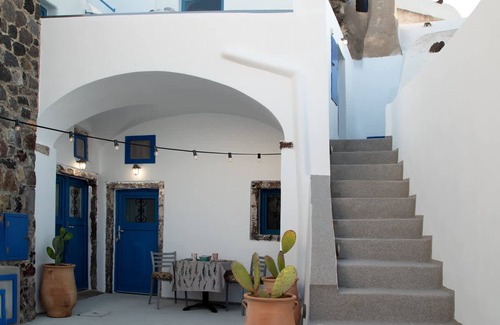 Akrotiri Apartment | Amphora Charm Suite - Akrotiri Escape