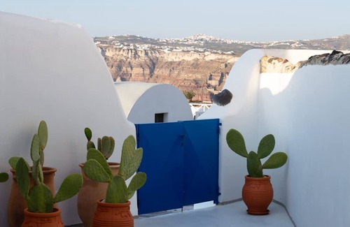 Akrotiri Apartment | Amphora Charm Suite - Akrotiri Escape