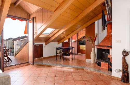 Vittoria Apartment | Ampia Mansarda e Terrazzo [10 minuti dal Centro]
