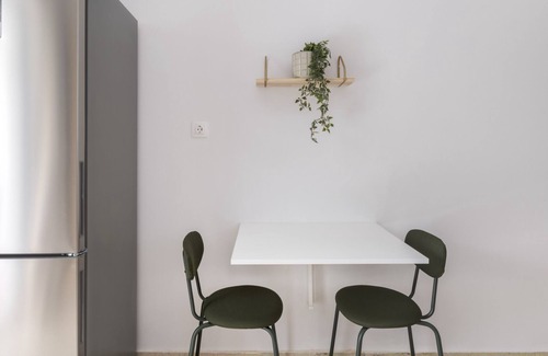 Amarousion Apartment | Ample 3BR Apartment II in Marousi