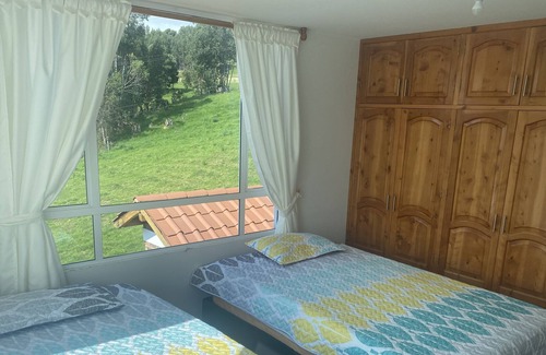 Paipa Cabin | Amplia Cabaña con Linda Vista en Paipa Boyaca