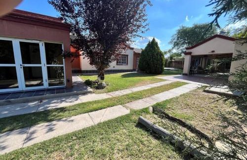 Maipu House | Amplia casa con quincho y pileta cerca de Bodegas