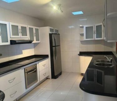 Chacao House | Amplia y moderna casa en Urb Chuao