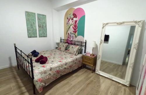 En Corts Apartment | Amplio y colorido piso