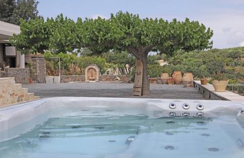 Sitia Apartment | Amvikas suites-Sitia, by Comfortbnb