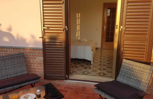 Syracuse Cottage | an apartment located on the ground floor of a villa one km from the sea