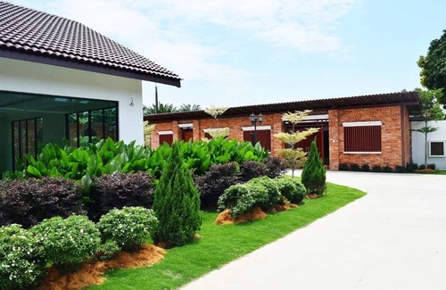 Tanjung Sepat Resort | An enchanting Resort Like Homestay