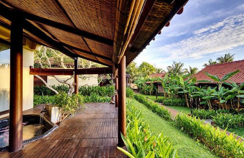Ong Lang Villa | An exclusive and private boutique villa on the beach