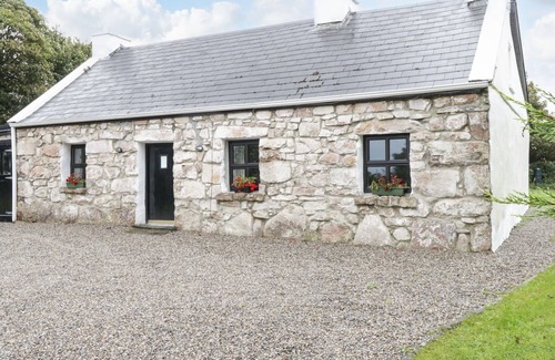 Rossaveel Cottage | AN TEACH BAN, family friendly in Rossaveel, County Galway